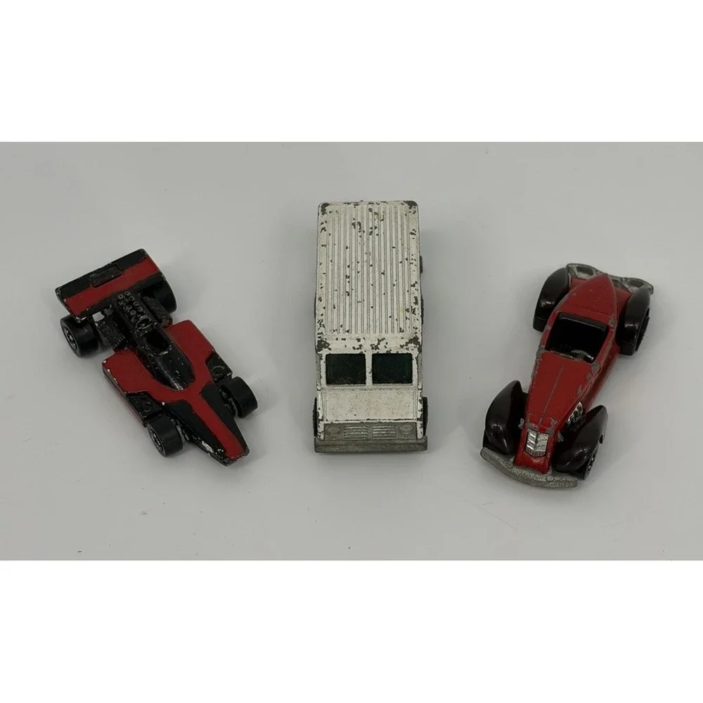 Vintage Hot Wheels Lot of 3 Cars Formula 5000 Auburn 852 and Van